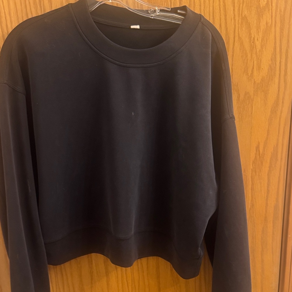 Women’s lululemon sweatshirt size small